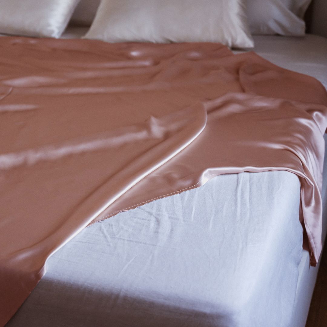 CELESTIA – Drap plat en soie de mûrier 100% pure – Luxe, douceur & confort de sommeil